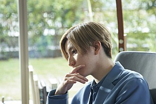 「SixTONES京本大我、努力が結晶した「超ナルシスト」な『ＴＡＮＧ タング』場面写真」