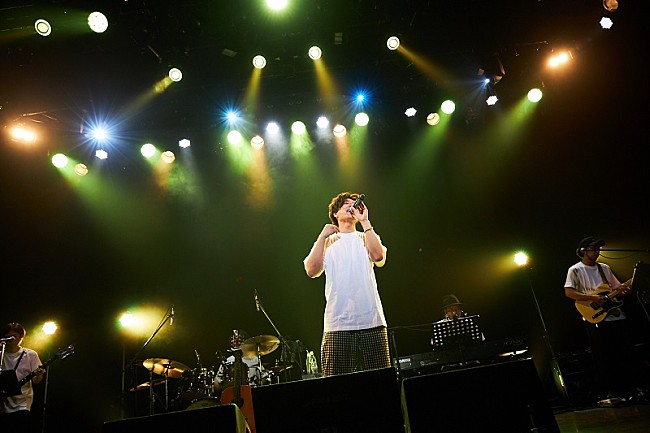 「＜ライブレポート＞三浦風雅、26歳のバースデーライブで恩人・Rakeと共演」1枚目/7