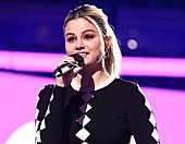 「セレーナ・ゴメス、料理番組『Selena + Chef』新シーズンに毒舌シェフのゴードン・ラムゼイ登場」1枚目/1