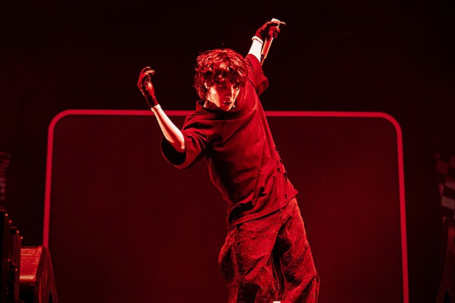 「J-HOPE、BTS「Dynamite (Tropical Remix)」のダンス・プラクティス動画公開」1枚目/1