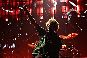 レイジ・アゲインスト・ザ・マシーン、約1億3千万円のライブ収益を寄付