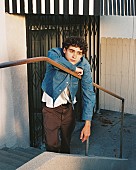 「ジョシュア・バセット、ほろ苦い失恋ソング「スモーク・スロウ」のMV公開」1枚目/3