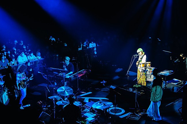 「＜ライブレポート＞Kroi、アクシデントさえもグルーヴで包み込んだ初のフリーライブ【TAKE OFF】」1枚目/15