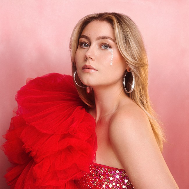 「BTS・Vも注目するオランダ発のZ世代ポップスター、マキシーンが新曲をリリース」1枚目/1