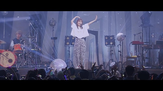 「大塚 愛、「恋フル」ライブ映像公開」1枚目/5