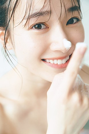 「守屋麗奈（櫻坂46）1st写真集の先行カット第10弾はふわふわの泡風呂」