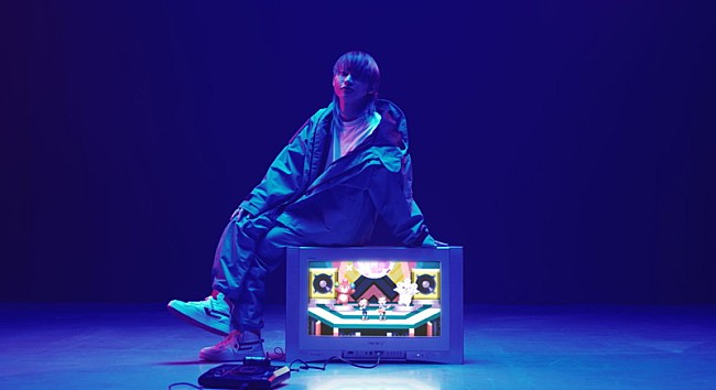 「SKY-HI「Fly Without Wings （Prod. ☆Taku Takahashi （m-flo, block.fm）） -Music Video-」」2枚目/6