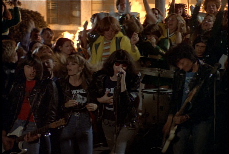 「(C)1979 New World Productions Inc. All Rights Reserved.」4枚目/11