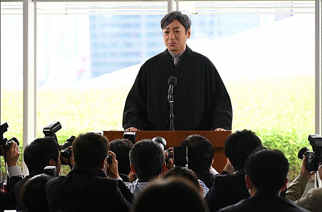 「「六本木クラス」“長屋茂”香川照之の裏切り会見に反響　「やってくれたな、たぬきおやじ」「ラスボス強過ぎる」」1枚目/1