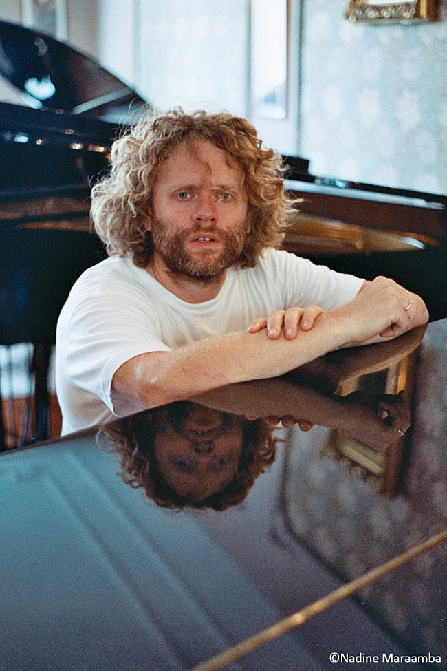 「ベニー・シングス、9月にビルボードライブで行う来日公演に向けて、コラボで所縁のあるTENDREから届いた質問に答えるメールインタビューが公開」1枚目/2