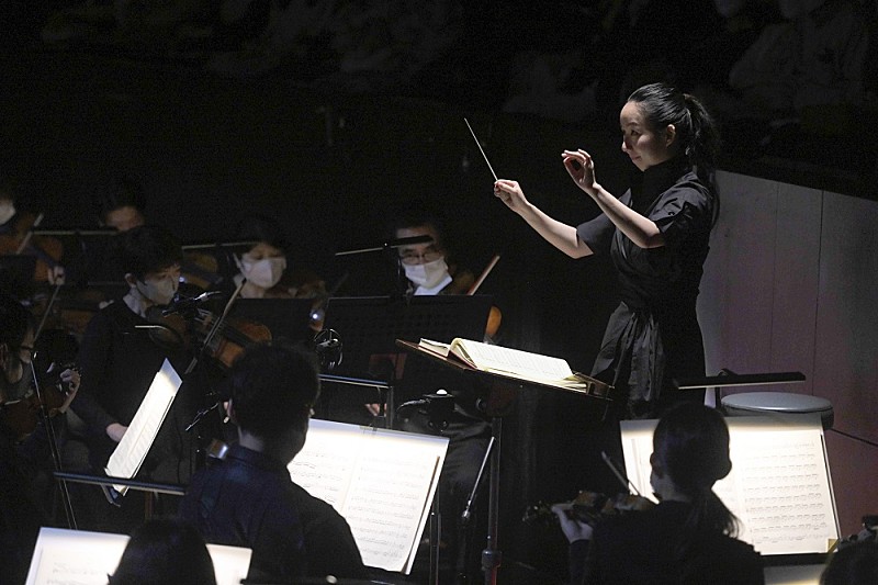 「沖澤のどか＆サイトウ・キネン・オーケストラ、精緻さとコミカルさが高次に同居した『フィガロの結婚』」1枚目/10