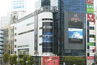 「BE:FIRST、全国5都市に1stアルバム『BE:1』特大ビジュアル掲出」