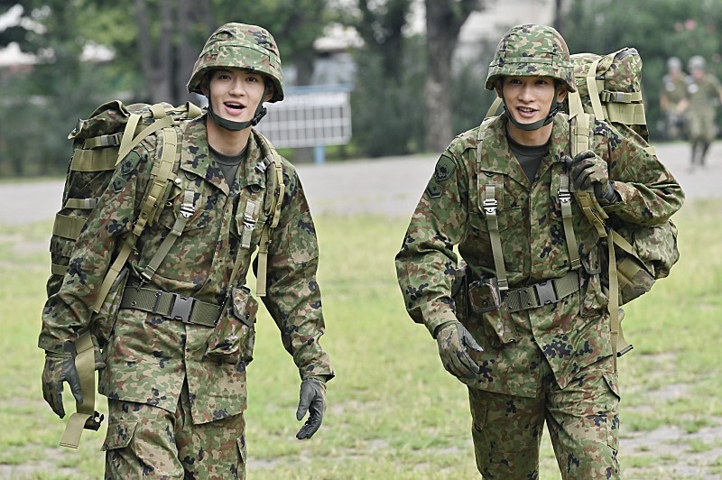 「「テッパチ！」“宙”町田啓太と“馬場”佐野勇斗の「バディは最高」　“桜間”白石麻衣のキスシ－ンは「男前でカッコいい」」1枚目/1