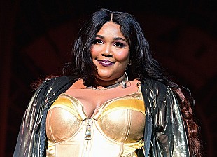 「リゾ、米国議会図書館で歴史的なフルートを演奏」