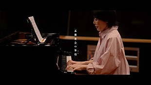 「原 由子、31年ぶりソロALより“鎌倉旅行気分”が味わえる新曲「鎌倉 On The Beach」MV公開」