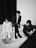 「UNISON SQUARE GARDEN、バンド結成15周年記念ライブの映像全編を期間限定公開」1枚目/1