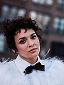 「ノラ・ジョーンズ、クリスマスの定番曲「ハヴ・ユアセルフ・ア・メリー・リトル・クリスマス」を配信」1枚目/2