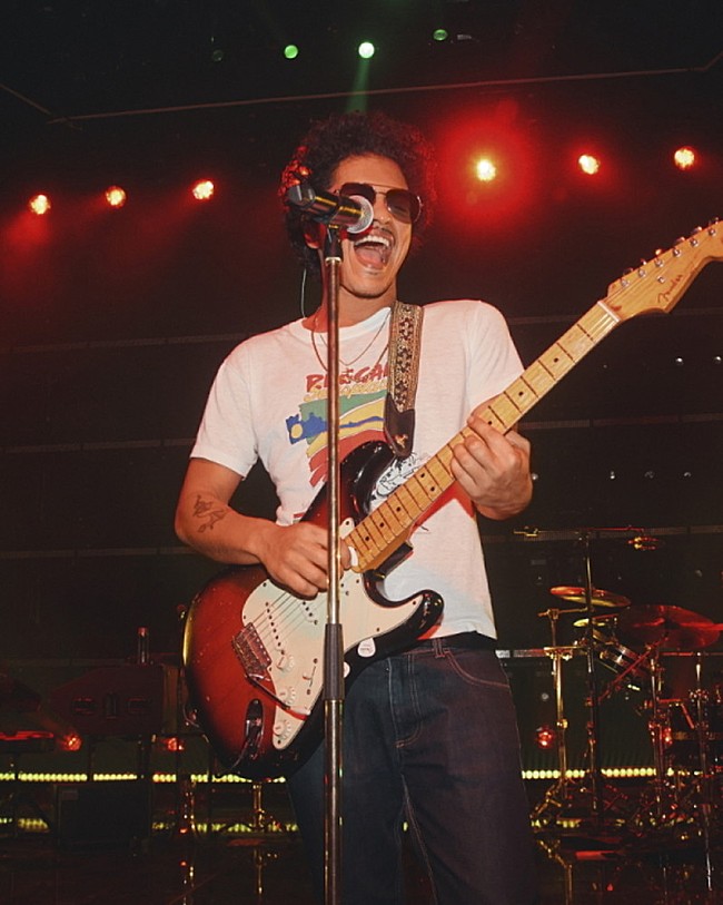 「Photo by John Esparza」3枚目/3