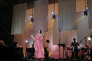 ライブレポ＞原田知世、デビュー40周年記念SP公演で豪華ゲスト登場