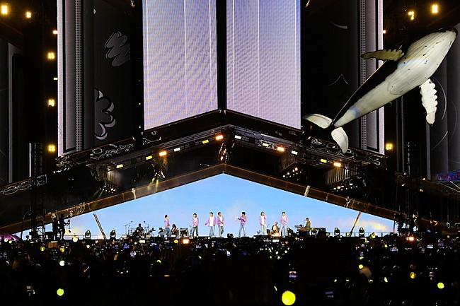 「（C）BIGHIT MUSIC」3枚目/3