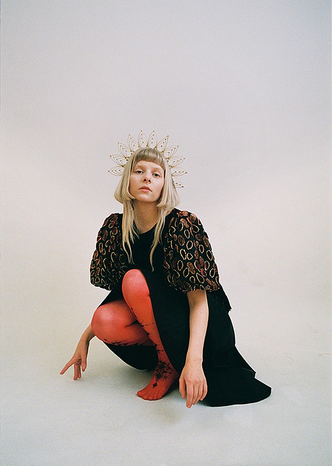 「オーロラ、2023年2月に来日公演決定＆『Sky 星を紡ぐ子どもたち』でのバーチャル・コンサート開催」1枚目/1