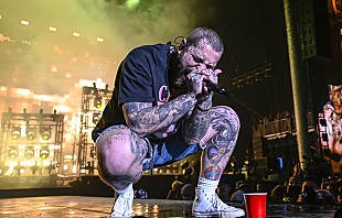 「ポスト・マローン、米アトランタ公演で足首を負傷」