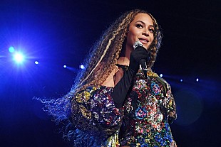 「ビヨンセ、2023年夏の【ルネッサンス・ツアー】パッケージがチャリティー・オークションに出品」