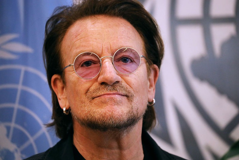 U2のボノ、テイラー・スウィフトのファンだと明かす「僕はスウィフティー」