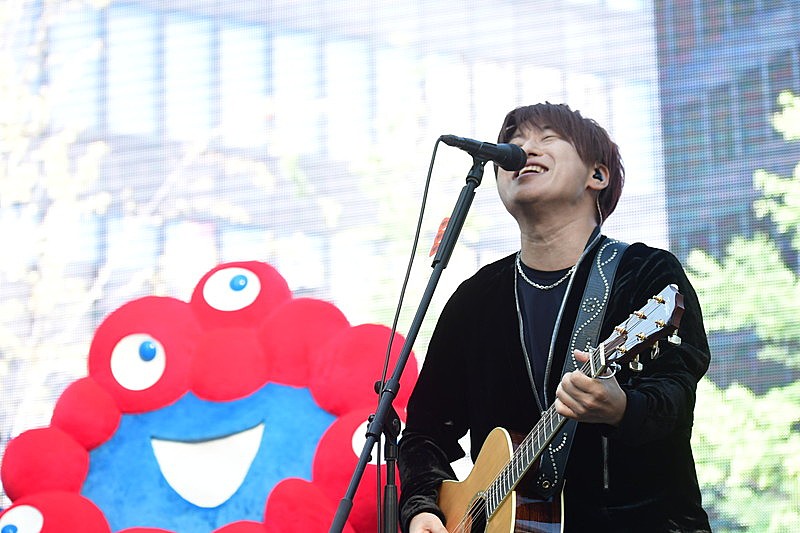 「コブクロ&ミャクミャク」2枚目/5