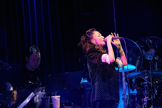 「中島美嘉「1曲1曲心を込めて歌います」、ブルーノート東京公演のライブレポ到着」1枚目/5