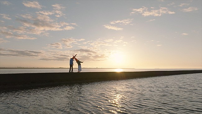 「「yonawo - Lonely （Official Video） 」」2枚目/2