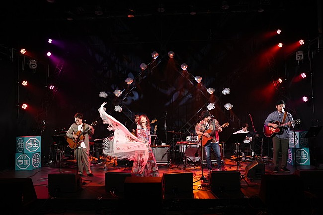 「杏子／山崎まさよし／元ちとせ／スキマスイッチ／秦 基博ら、所属事務所＆日清ラ王の30周年をお祝い」1枚目/16