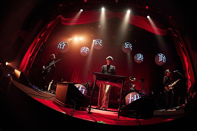 「メリー、結成20周年を締め括る【東京大ストリップショウ［グランドフィナーレ］～白い羊・黒い羊～】公式レポート（前編）」1枚目/6