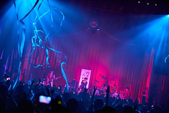 「メリー、結成20周年を締め括る【東京大ストリップショウ［グランドフィナーレ］～白い羊・黒い羊～】公式レポート（後編）」1枚目/6