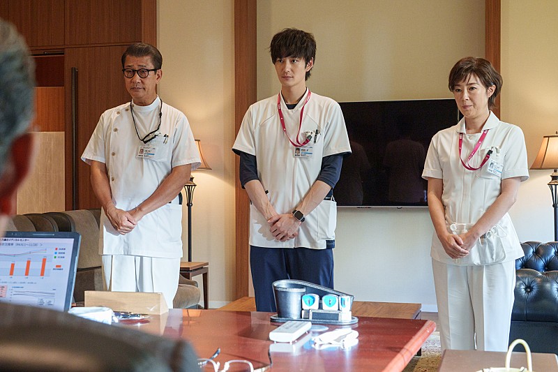 「「ザ・トラベルナ-ス」“静”中井貴一の正体が判明 “吉子”安達祐実の「ツンデレ演技がすごい」」1枚目/1