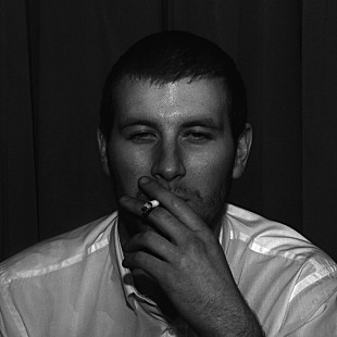 「アークティック・モンキーズ、過去タイトル全作が紙ジャケ＆高音質UHQCDの新装盤で再発」