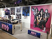 「KISS、名盤『クリーチャーズ・オブ・ザ・ナイト』40周年盤発売記念ポップアップ・ストアを渋谷で開催」1枚目/5