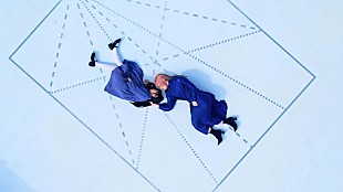 「“THE FIRST”蟻先生によるキミノオルフェ、子供時代の実話をもとに制作した「紙飛行機は手の中にあった」MV公開」