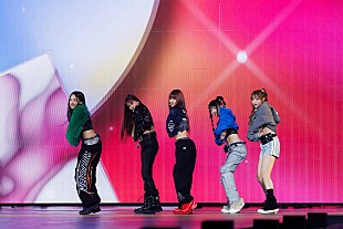 「【#2022MAMA】NewJeans、「Hype Boy」ほか人気曲をメドレー披露」