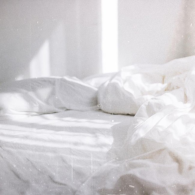 「神はサイコロを振らない × asmi、コラボ楽曲「朝靄に溶ける」配信リリース決定」1枚目/4