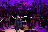 「＜ライブレポート＞大黒摩季、デビュー30周年を飾る全4都市シンフォニック公演が東京文化会館で開幕」1枚目/3