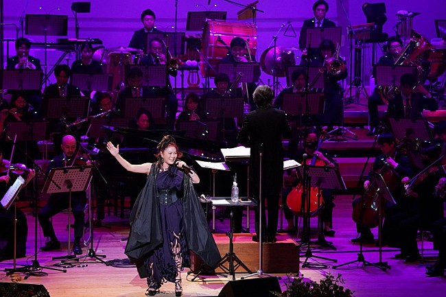 「＜ライブレポート＞大黒摩季、デビュー30周年を飾る全4都市シンフォニック公演が東京文化会館で開幕」1枚目/3