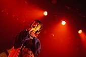 「asmi、ワンマンライブ【ギターもなしに歌えというのか!?】1度きりのプレミア公開」1枚目/4