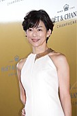 「鈴木保奈美「ちょくちょく乾杯したいたち」　「モエ・エ・シャンドン」のレッドカ－ペットに登場」1枚目/1