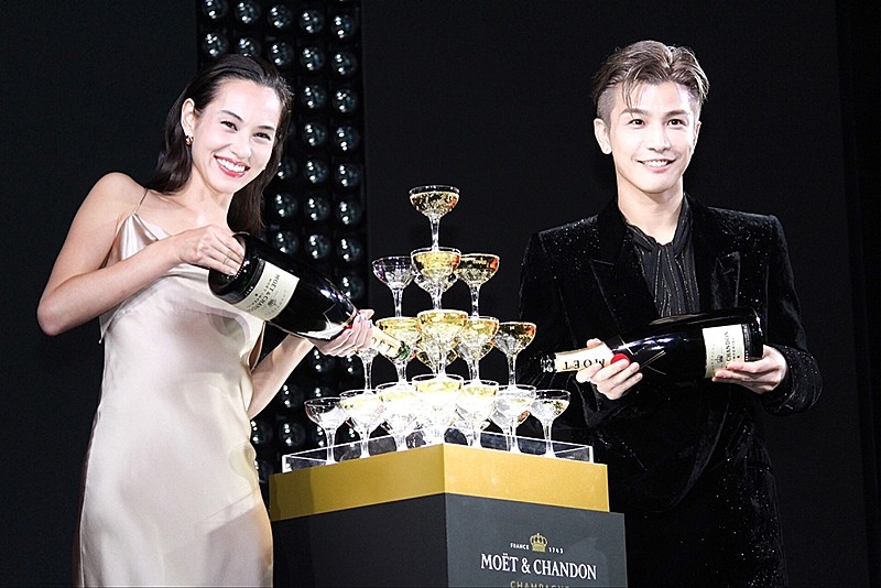 「水原希子＆岩田剛典、２人でシャンパンタワ－に挑戦　東京タワ－点灯は「初めての体験で本当に楽しかった」」1枚目/1