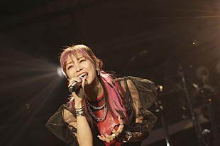 「＜ライブレポート＞ヒット・ソングを惜しみなく披露したAimer／ClariS×TrySailの特別コラボ／サプライズ出演のLiSAが告げた感謝　【SACRA MUSIC FES.2022】後編」