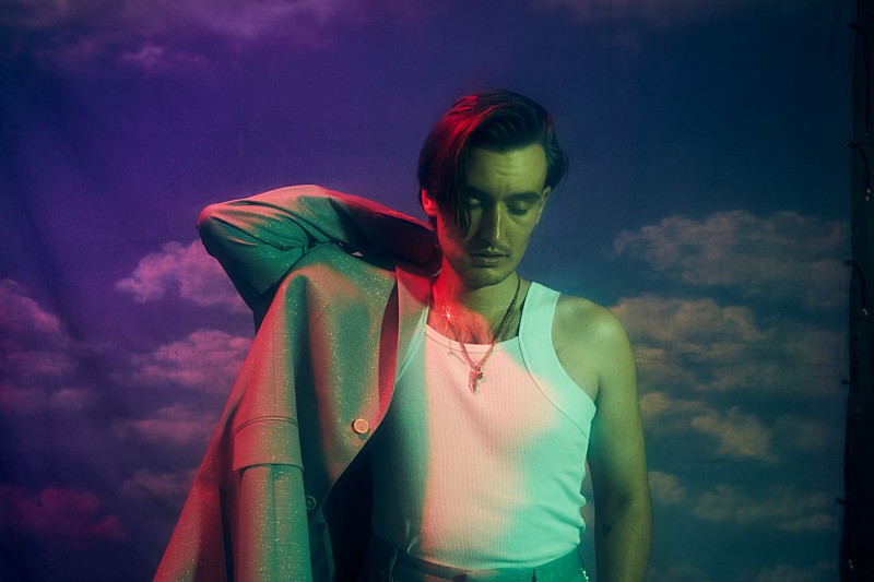 「gnash、愛について歌った両A面シングル『three』をリリース」1枚目/1