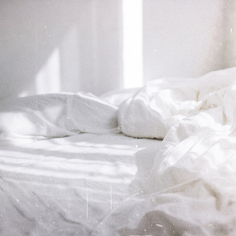 「神はサイコロを振らない×asmi、“冬の大三角形“第2弾「朝靄に溶ける」リリース」1枚目/4