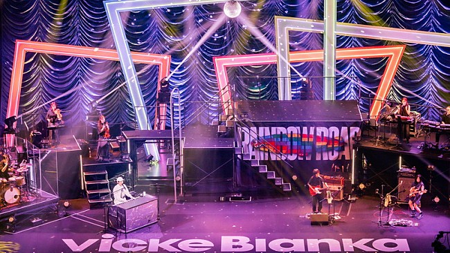 「ビッケブランカ、東京ガーデンシアター公演より「Winter Beat」映像公開」1枚目/4