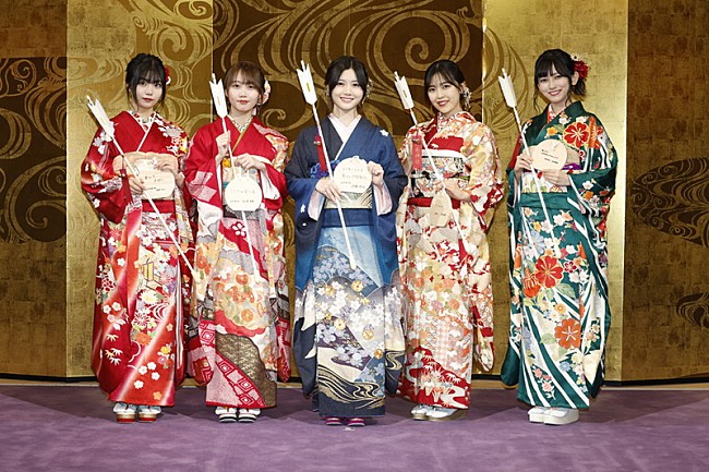 「乃木坂46の“乃木坂ピョンピョン世代”が晴着姿をお披露目」1枚目/6